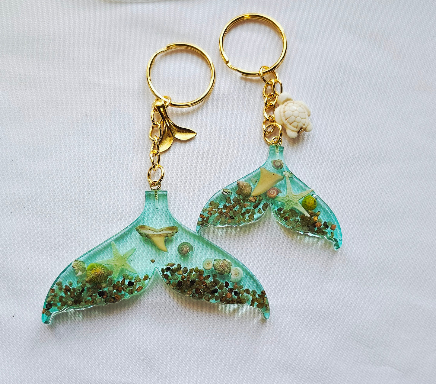Hammer head shark/manta ray keychains