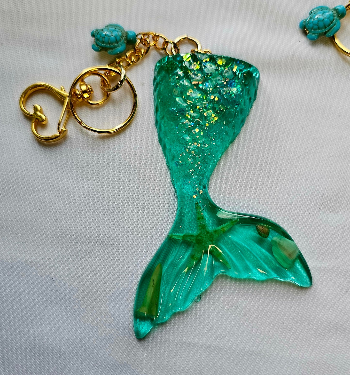 Hammer head shark/manta ray keychains