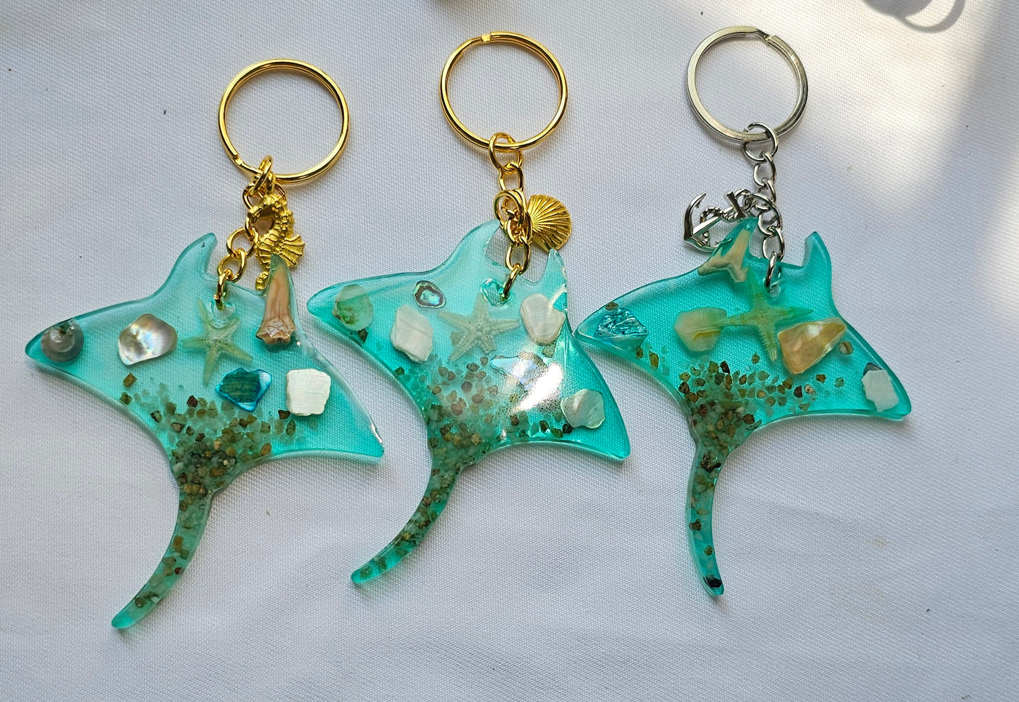 Hammer head shark/manta ray keychains