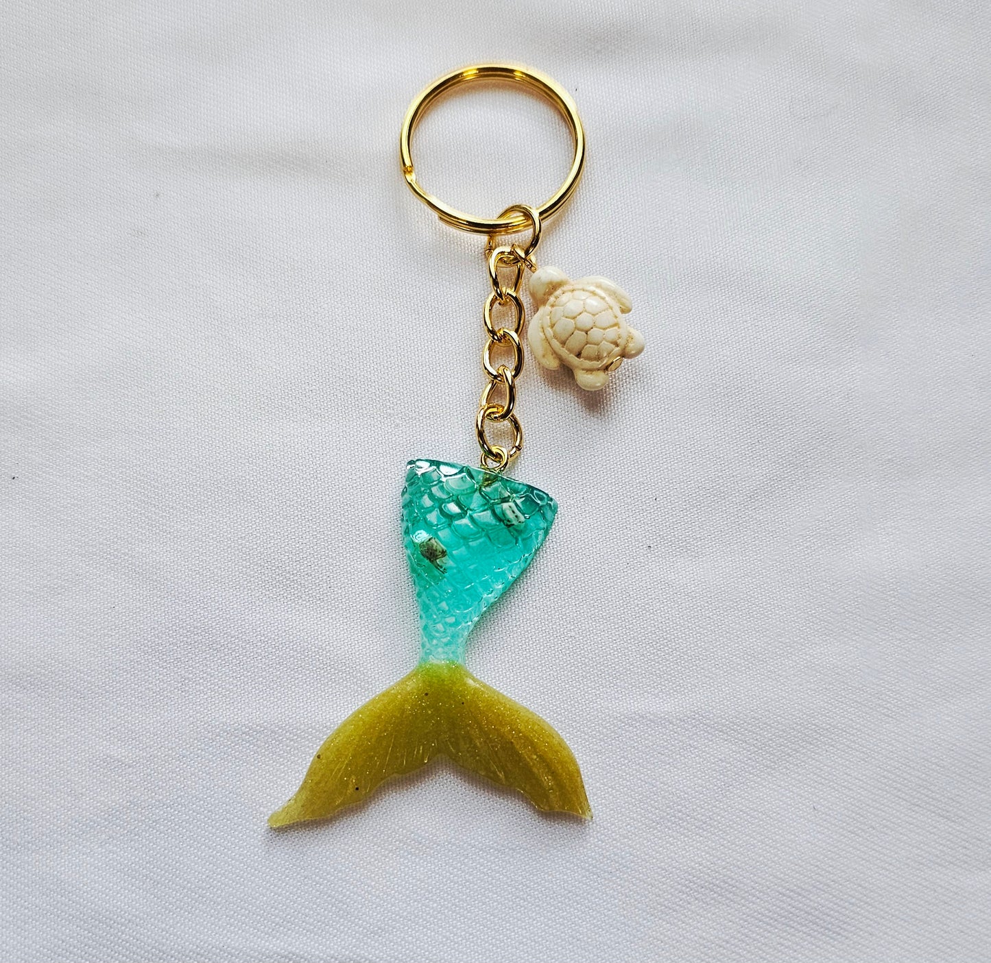 Hammer head shark/manta ray keychains