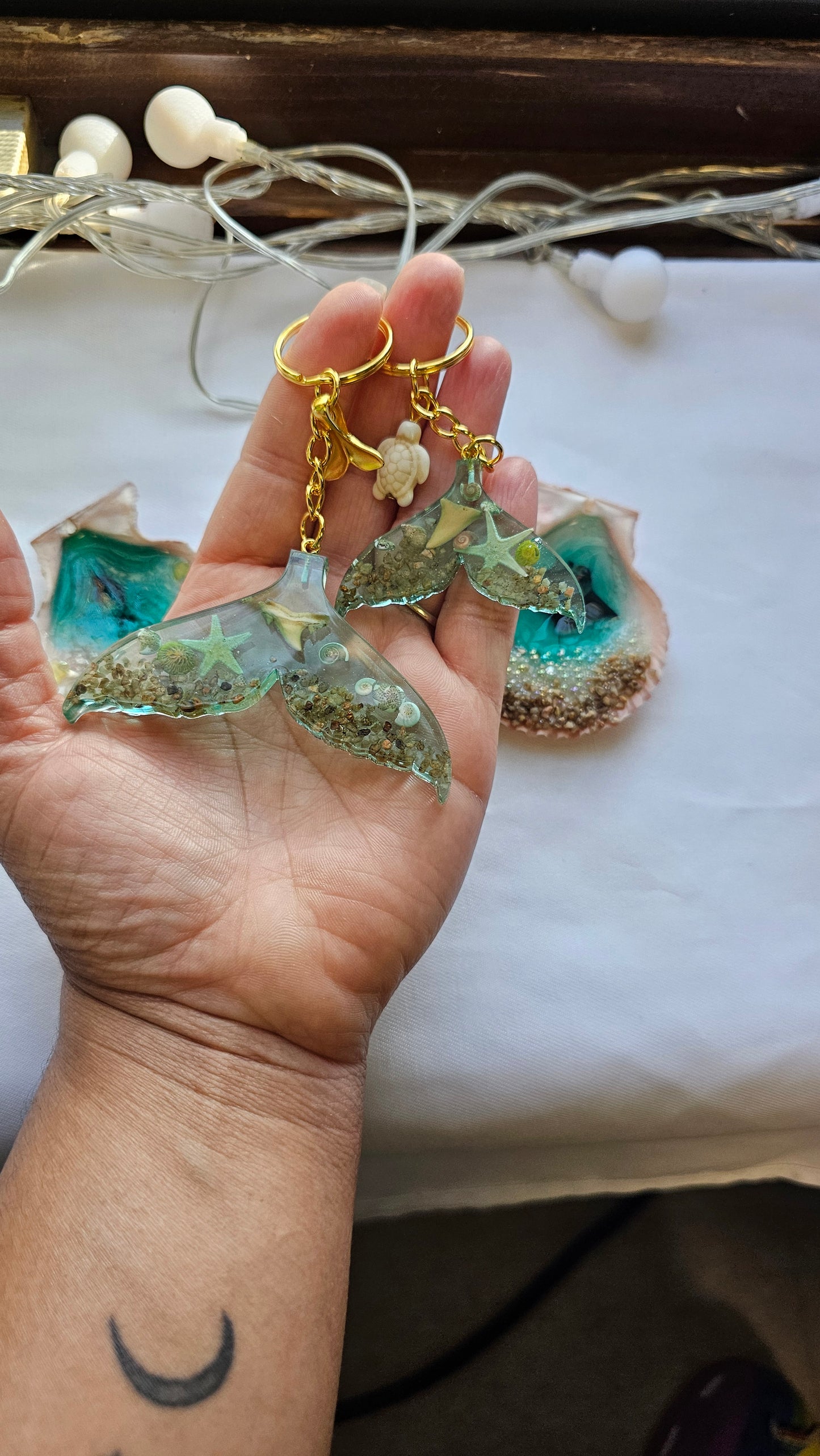 Hammer head shark/manta ray keychains
