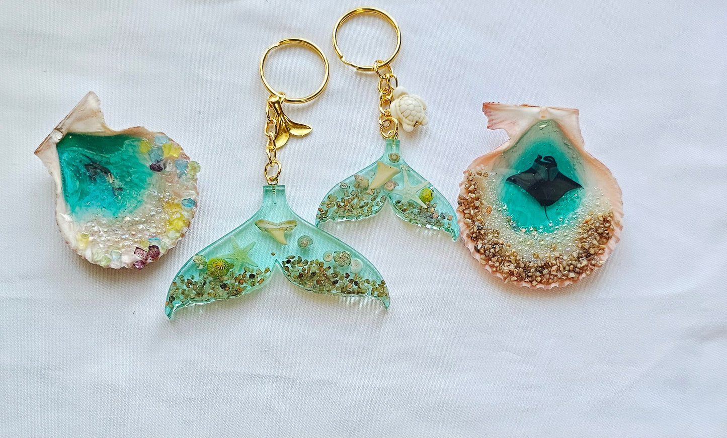 Hammer head shark/manta ray keychains