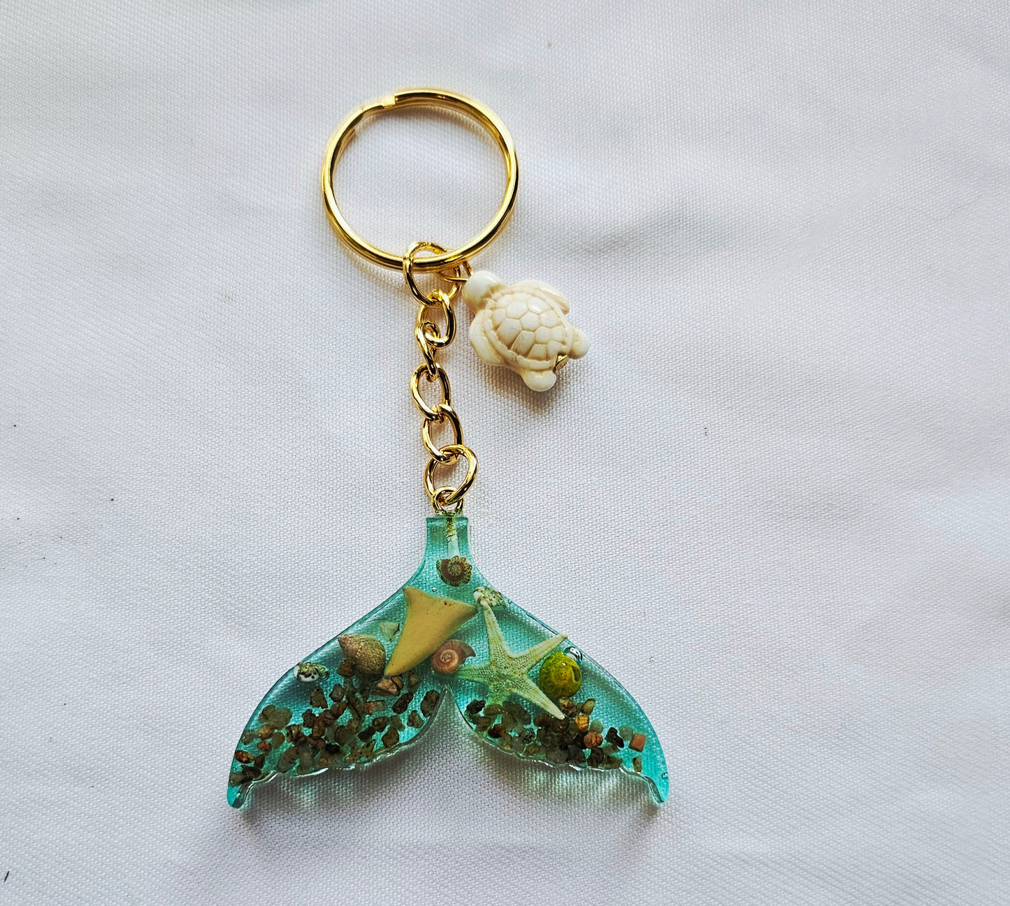 Hammer head shark/manta ray keychains