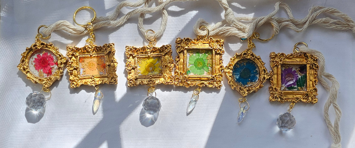 Mini Vintage frame suncatcher/keychain