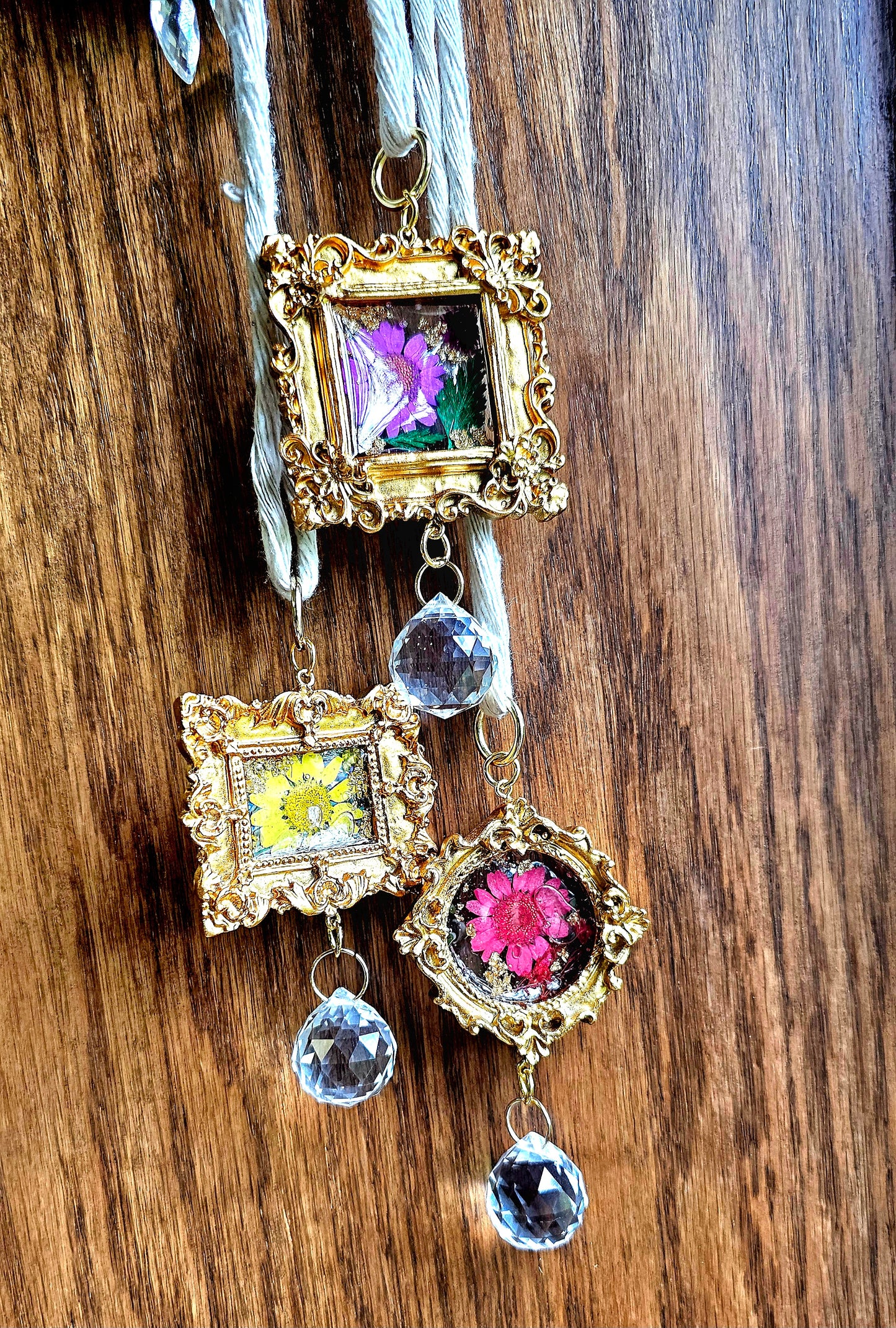 Mini Vintage frame suncatcher/keychain