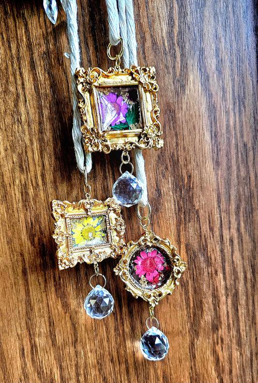 Mini Vintage frame suncatcher/keychain