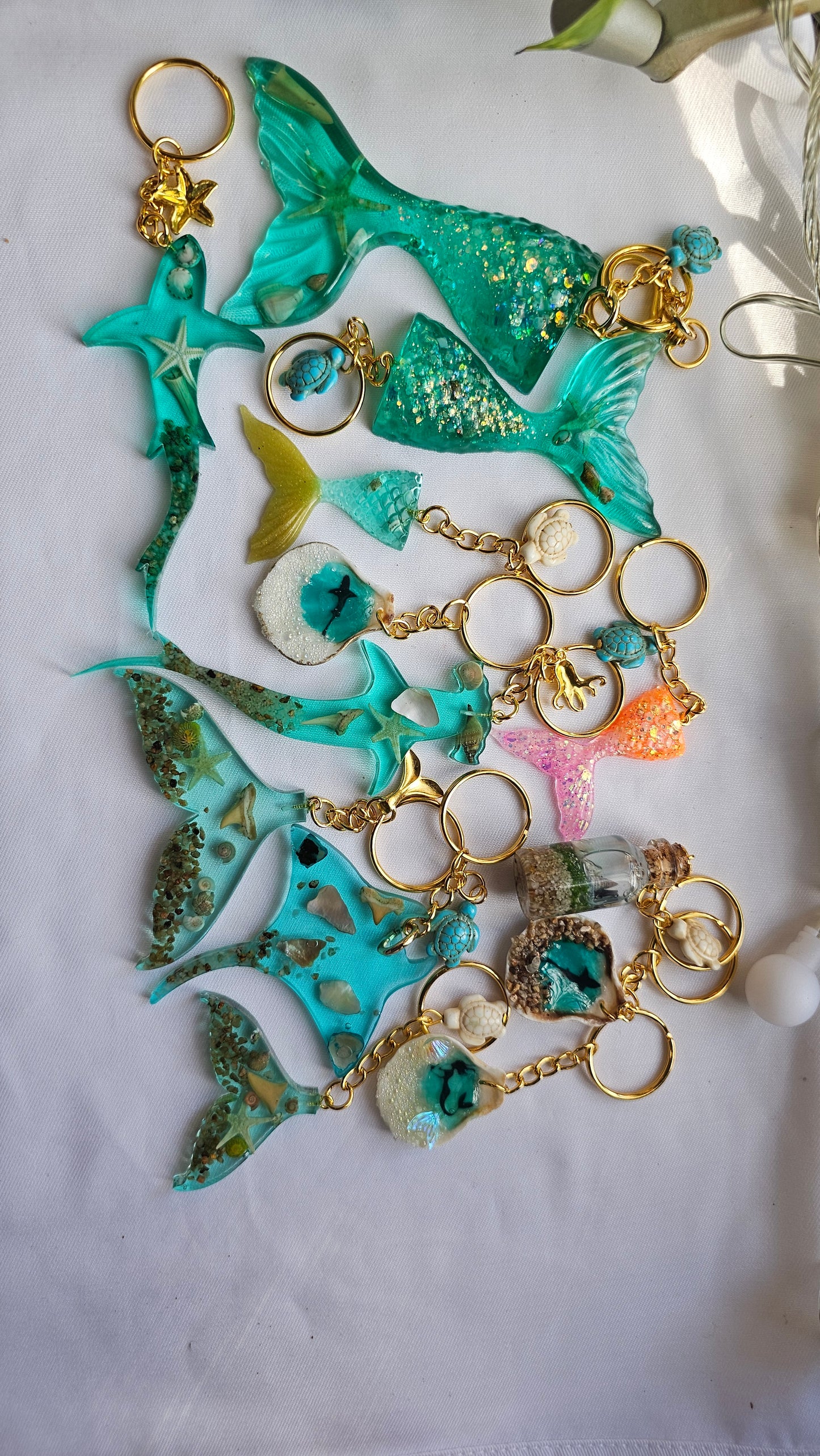 Hammer head shark/manta ray keychains