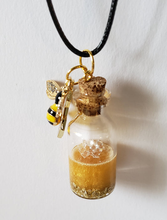 honey bee necklace